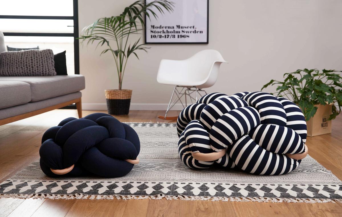 KNOTTY CUSHIONS FOR A LIVELY SPACE